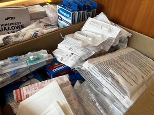 Policjanci zebrali artykuły medyczne, które trafią do szpitali na Ukrainie #3